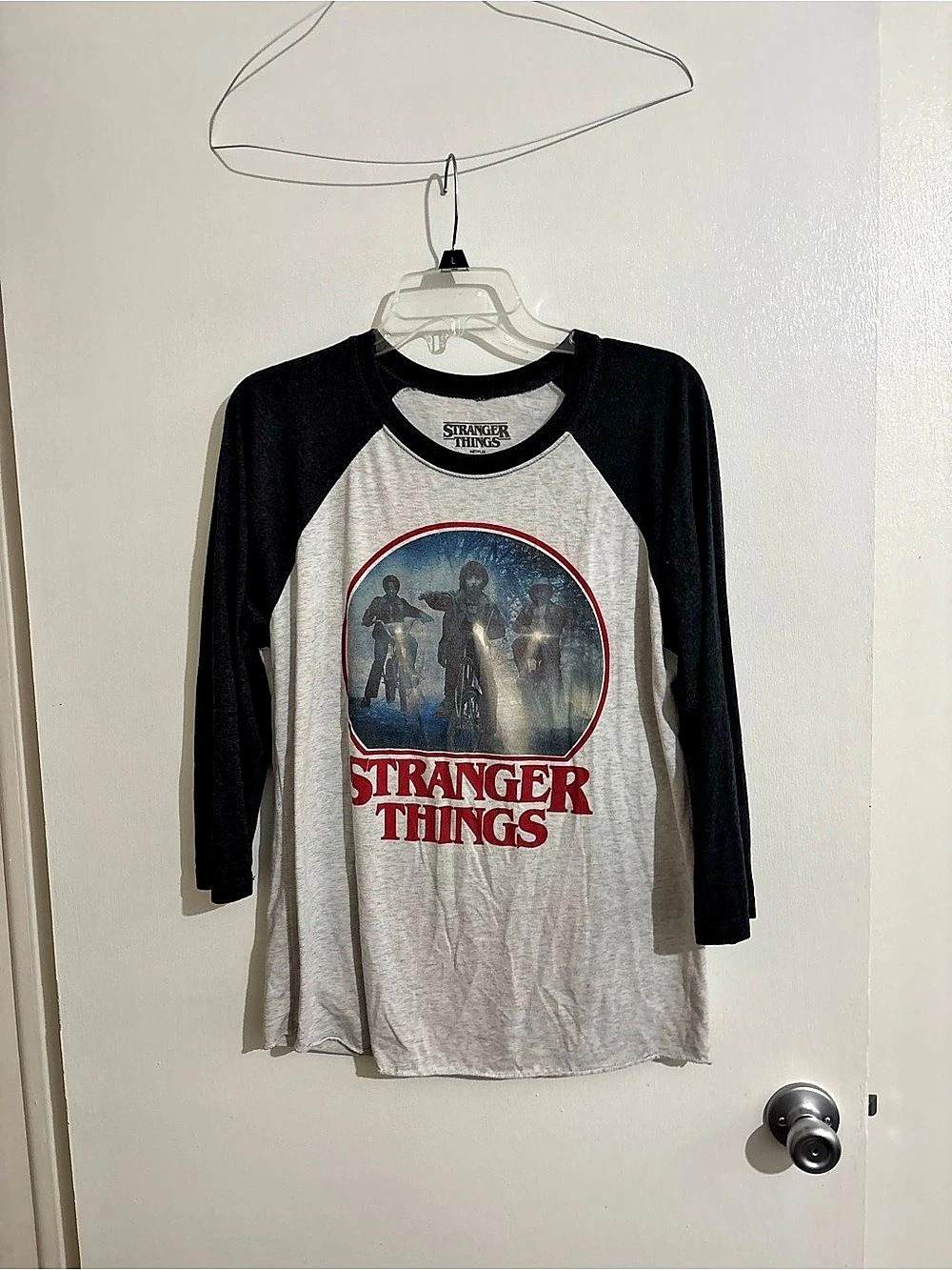Stranger Things graphic raglan tee in Gray & Black Size